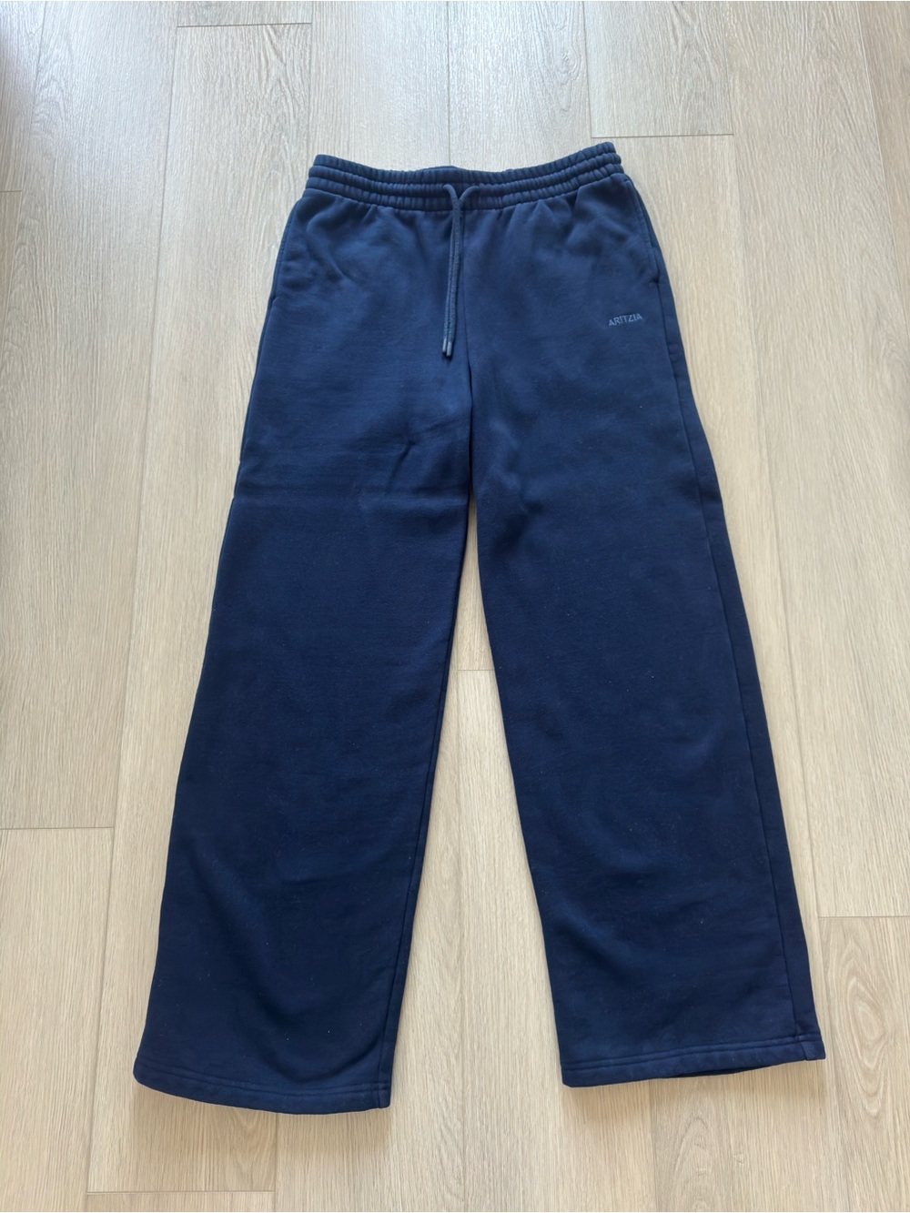 Aritzia cozy sweatfleece boyfriend wide sweatpants size medium blue